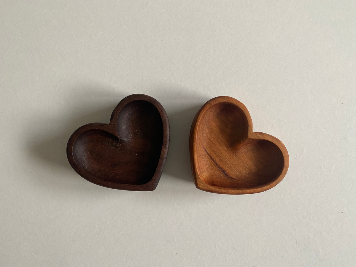 Wedding Wood Heart Shaped Ring Dish | Round Wood Ring Holder | Engagement Gift | Wedding Gift | Anniversary Gift | Bridesmaid Gifts | Bridal Party Gift (Copy)