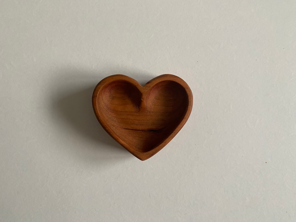 Wedding Wood Heart Shaped Ring Dish | Round Wood Ring Holder | Engagement Gift | Wedding Gift | Anniversary Gift | Bridesmaid Gifts | Bridal Party Gift (Copy)