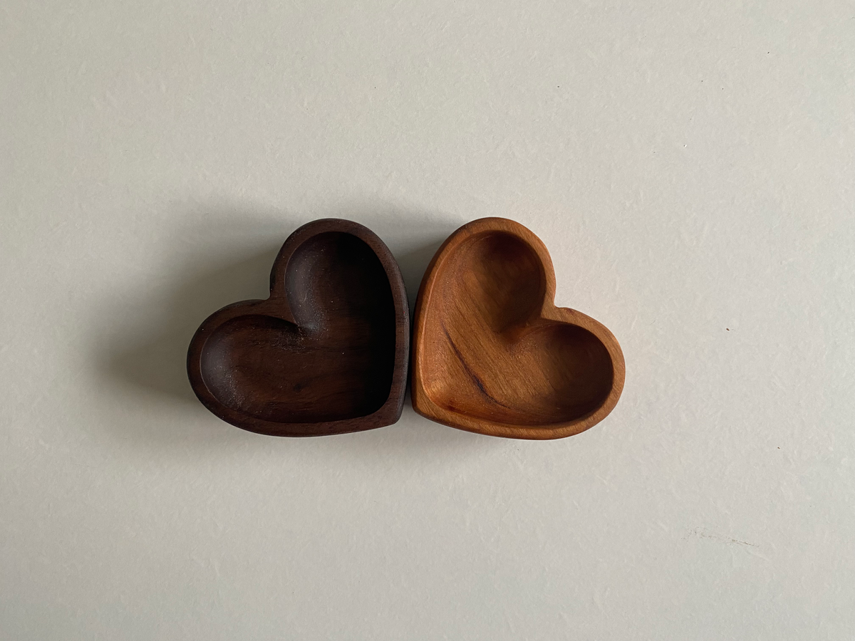 Wedding Wood Heart Shaped Ring Dish | Round Wood Ring Holder | Engagement Gift | Wedding Gift | Anniversary Gift | Bridesmaid Gifts | Bridal Party Gift (Copy)