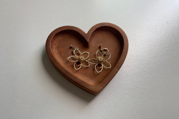 Handmade Hardwood Heart shaped tray | Modern Valet Catch All Decor | Jewelry organization | Entryway tray | Home decor | Gift | Wood project